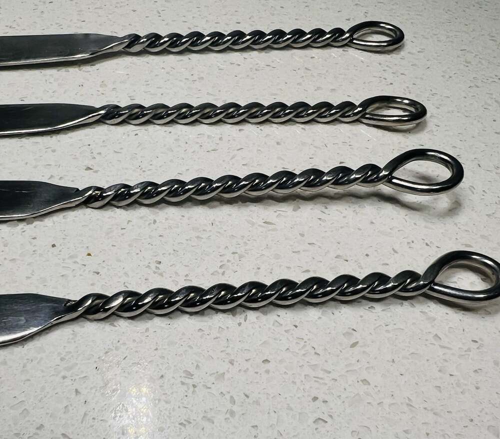 Butter Spreader Knives Set of 4 Twisted Loop Handles Silver Tone 7” - Picture 2 of 4